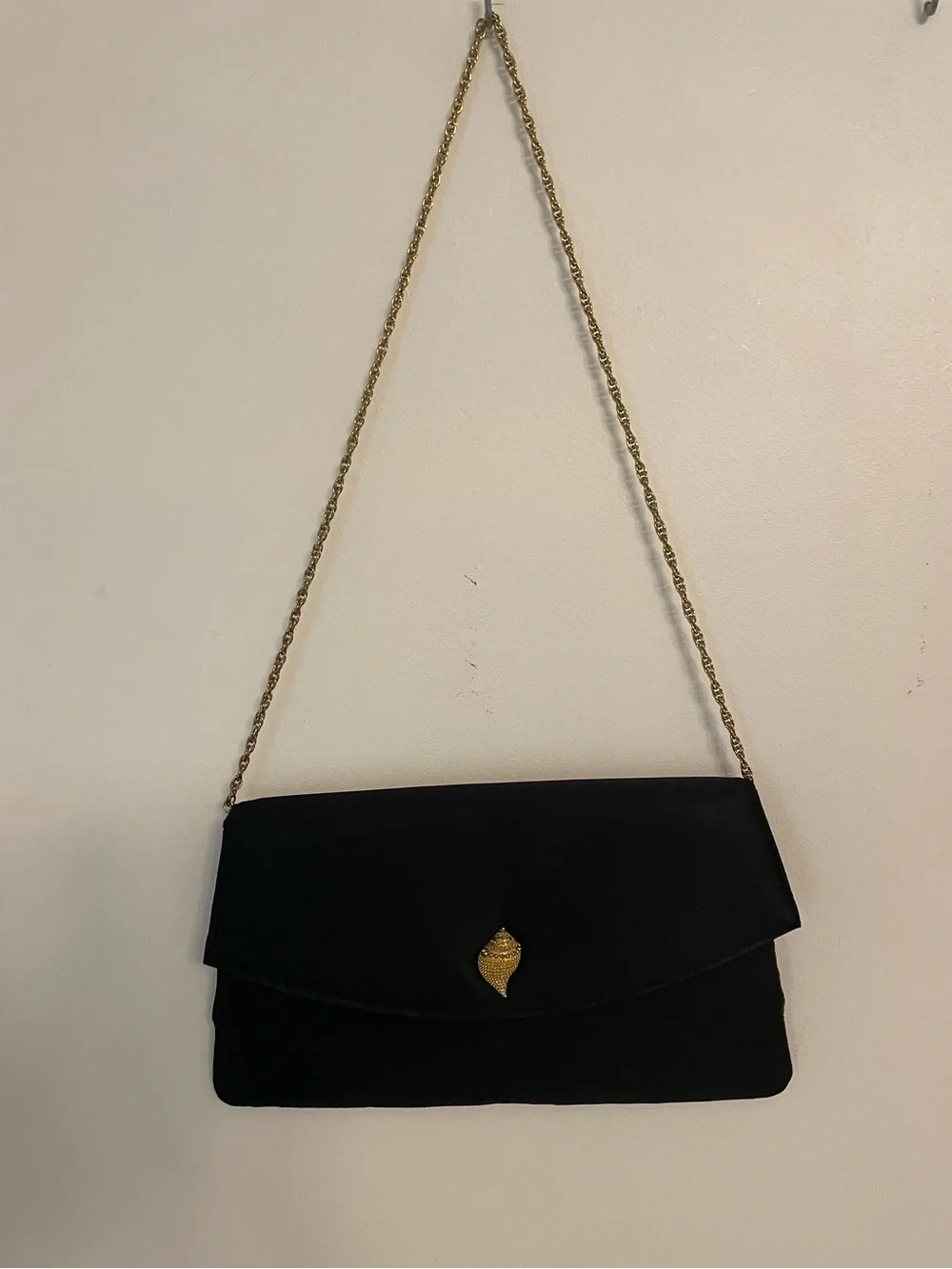VTG 1960’s Miss Lewis Classic Black Satin Chain-Handle Evening Bag Gold Seashell